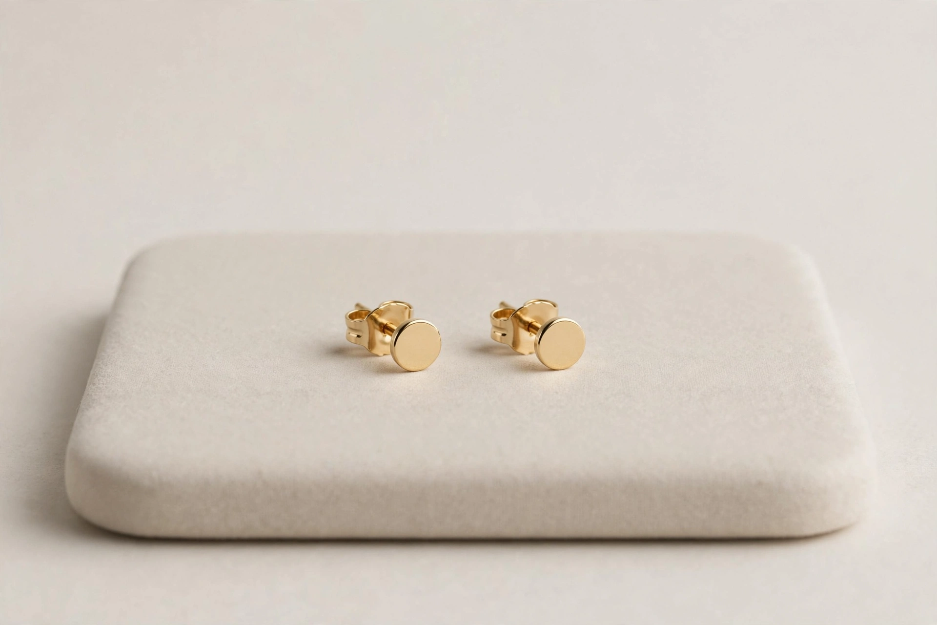 Gold flat-back stud earrings